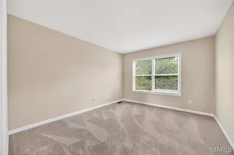 Bedroom - 1306 Avondale Spring Dr, O'fallon, MO 63368 photo 2 of 12