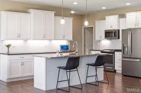 Kitchen - 206 Rivermist Ct, O'fallon, MO 63366 photo 1 of 4