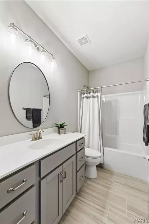 Bath - 206 Rivermist Ct, O'fallon, MO 63366 photo 4 of 4