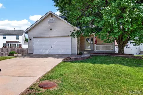 819 Estes Park Dr, Saint Peters, MO 63376