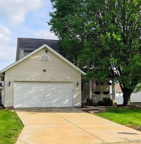 819 Estes Park Dr, Saint Peters, MO 63376