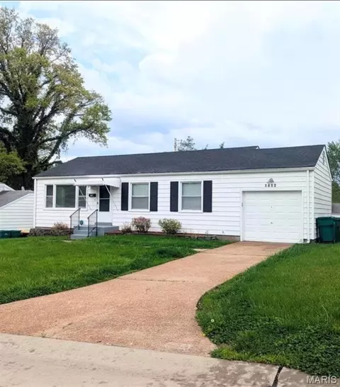 1410 Akron Dr, Saint Louis, MO 63137
