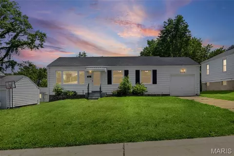 1410 Akron Dr, Saint Louis, MO 63137