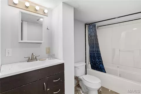 Bath - 3 Petersburg Ct, Arnold, MO 63010 photo 3 of 3