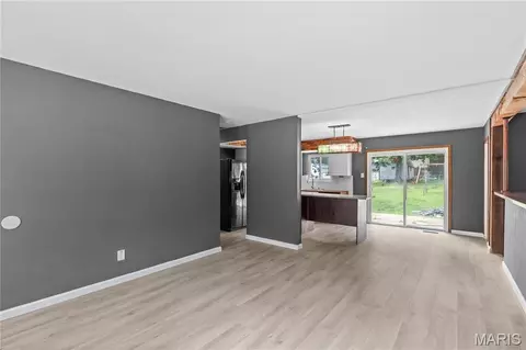 Living - 3 Petersburg Ct, Arnold, MO 63010 photo 2 of 4