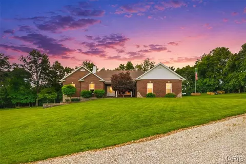 20 Valley Ridge Ct, Hawk Point, MO 63349
