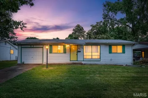 305 Imperial Dr, Hazelwood, MO 63042