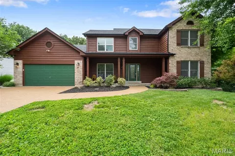 2582 Christopher Oaks Ct, Saint Louis, MO 63129