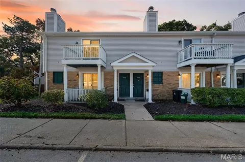 9004 Cardinal Ter, Saint Louis, MO 63144