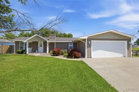 12485 Koepfli Ln, Highland, IL 62249