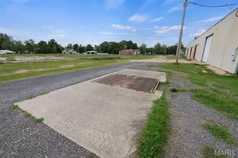 Exterior - 110 N Main St, Gideon, MO 63848 photo 4 of 4