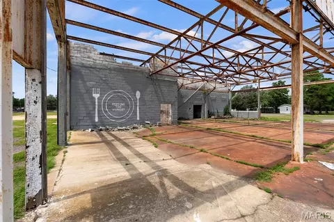 Other - 110 N Main St, Gideon, MO 63848 photo 28 of 31