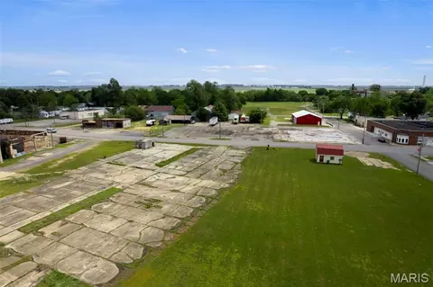 View/Area - 110 N Main St, Gideon, MO 63848 photo 2 of 6