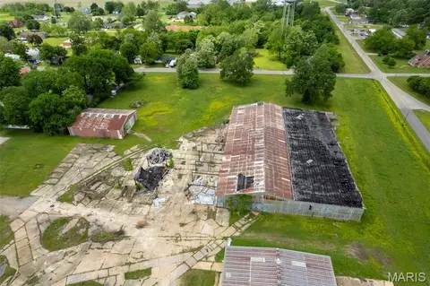 View/Area - 110 N Main St, Gideon, MO 63848 photo 4 of 6