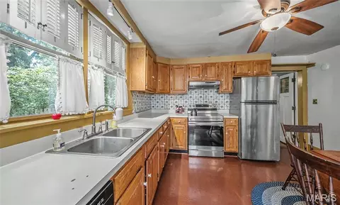 Kitchen - 618 Salem Ave, Rolla, MO 65401 photo 2 of 2
