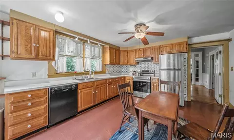 Kitchen - 618 Salem Ave, Rolla, MO 65401 photo 1 of 2
