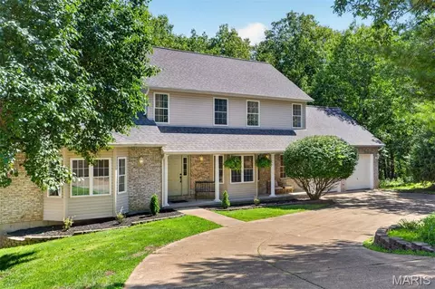 5012 Oak Bluff Dr, High Ridge, MO 63049