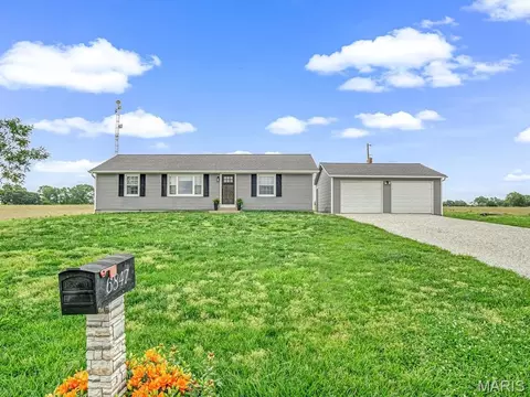 6847 Griggs Rd, Red Bud, IL 62278