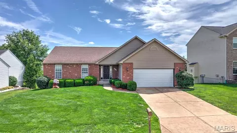 8085 Glen Arbor Dr, Lake Saint Louis, MO 63367
