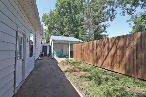 Exterior - 212 Morgan St, Jackson, MO 63755 photo 5 of 26
