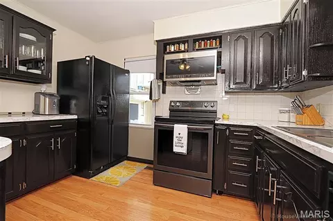 Kitchen - 212 Morgan St, Jackson, MO 63755 photo 2 of 5
