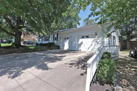 Exterior - 212 Morgan St, Jackson, MO 63755 photo 4 of 26