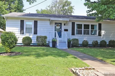 Exterior - 212 Morgan St, Jackson, MO 63755 photo 3 of 26
