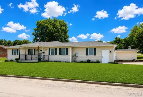 810 Jefferson St, Hermann, MO 65041