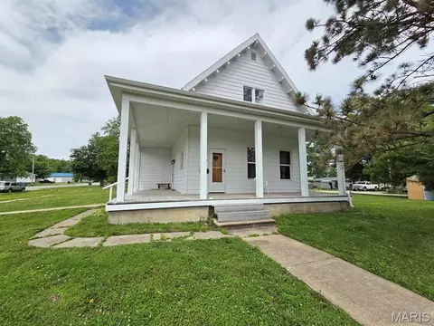 Exterior - 701 N 7th St, Canton, MO 63435 photo 2 of 10