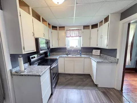 Kitchen - 701 N 7th St, Canton, MO 63435 photo 1 of 4