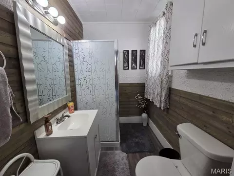 Bath - 701 N 7th St, Canton, MO 63435 photo 2 of 4
