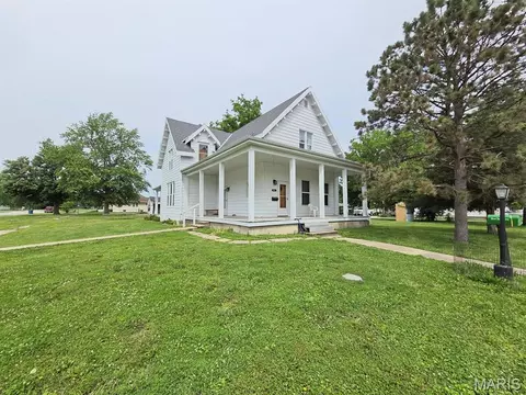 Exterior - 701 N 7th St, Canton, MO 63435 photo 5 of 10