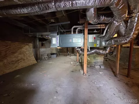 Exterior - 701 N 7th St, Canton, MO 63435 photo 8 of 10