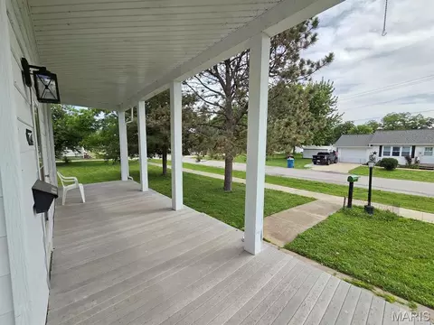 Exterior - 701 N 7th St, Canton, MO 63435 photo 3 of 10