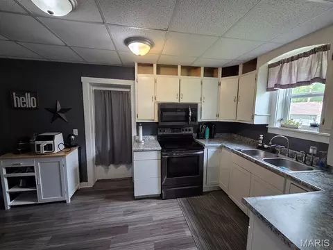 Kitchen - 701 N 7th St, Canton, MO 63435 photo 4 of 4