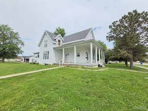 Exterior - 701 N 7th St, Canton, MO 63435 photo 6 of 10