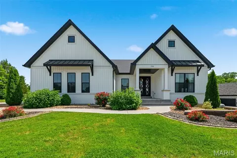 100 Chapel Grove Ct, Wentzville, MO 63385