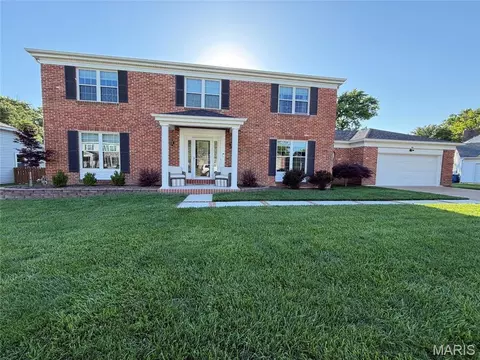 2117 Woodlet Park Dr, Chesterfield, MO 63017
