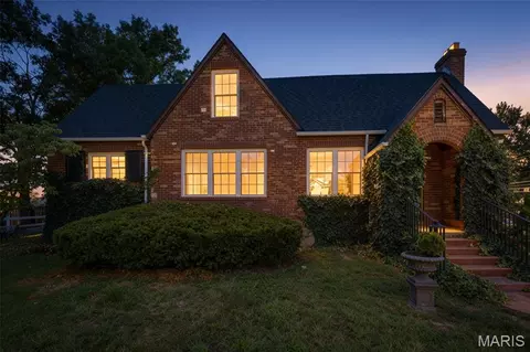 402 S 5th St, De Soto, MO 63020