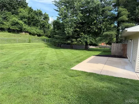 704 La Marite Dr, Manchester, MO 63021 photo 4