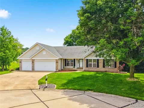 4 Sanborn Valley Ct, Saint Peters, MO 63376