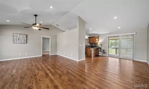 Living - 1232 Britt Ln, Rolla, MO 65401 photo 3 of 3