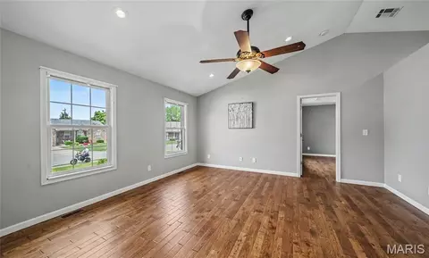 Living - 1232 Britt Ln, Rolla, MO 65401 photo 2 of 3