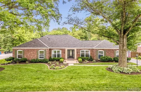 51 High Valley Dr, Chesterfield, MO 63017