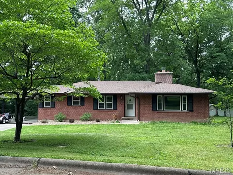 943 Shady Ln, Jackson, MO 63755