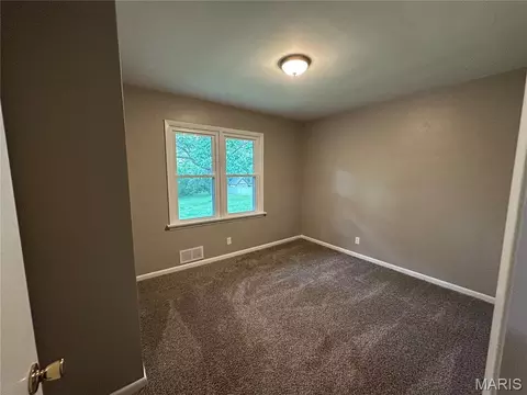 Bedroom - 943 Shady Ln, Jackson, MO 63755 photo 2 of 3