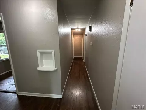 Entry Way - 943 Shady Ln, Jackson, MO 63755 photo 2 of 2