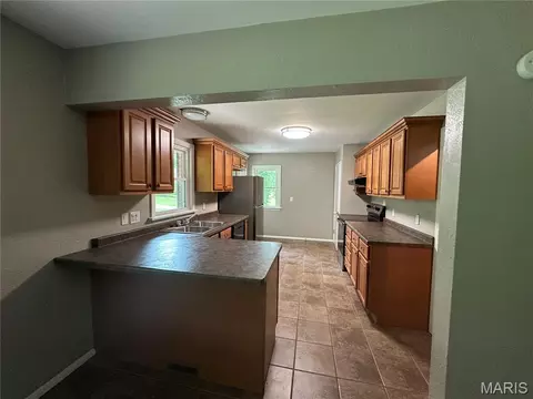Kitchen - 943 Shady Ln, Jackson, MO 63755 photo 1 of 3