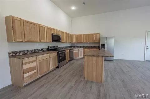 Kitchen - 25665 Leo Ln, Perry, MO 63462 photo 1 of 2