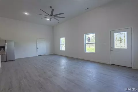 Living - 25665 Leo Ln, Perry, MO 63462 photo 1 of 2